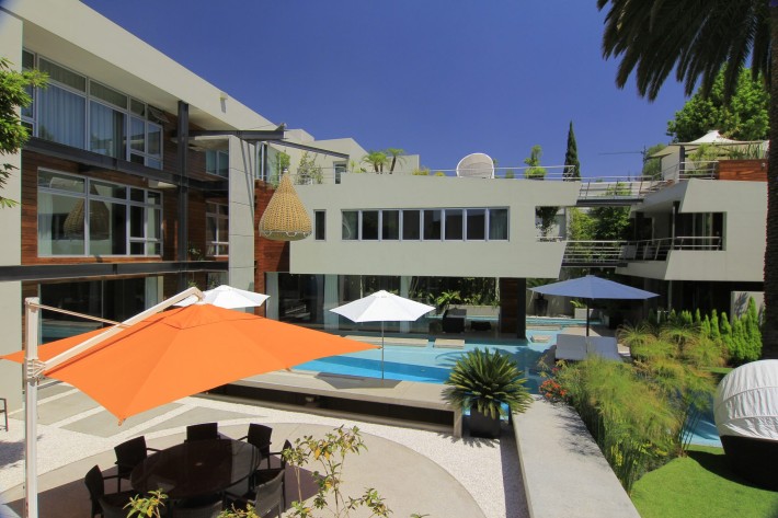 Urban Oasis backyard, Mexico City, designed by Sage Architecture